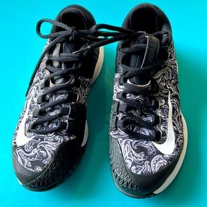 Nike court zoom tennis shoes, women’s size 7